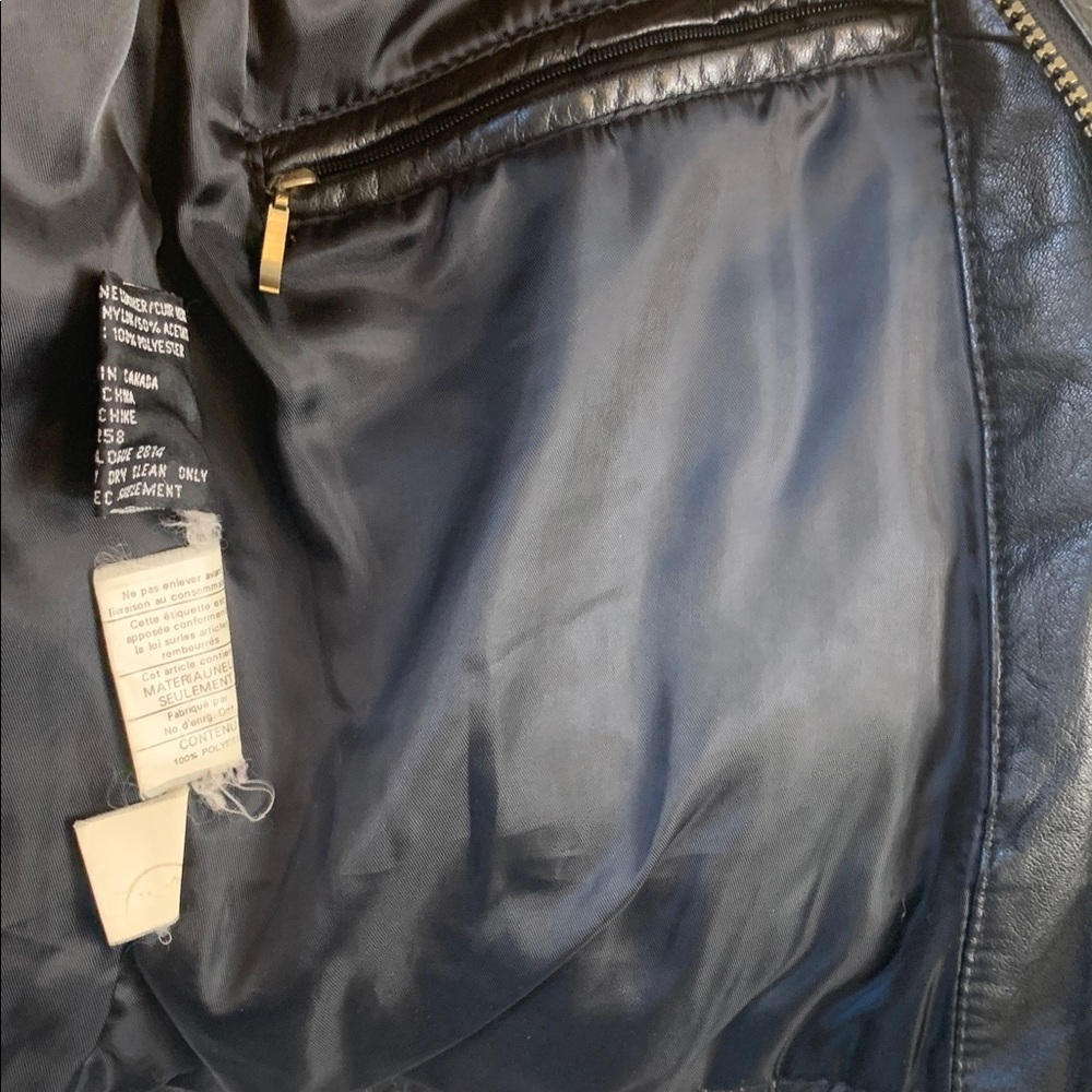 Danier Women’s Black Leather Motorcycle Jacket, Pockets, Adjustable Waist - Picture 11 of 17
